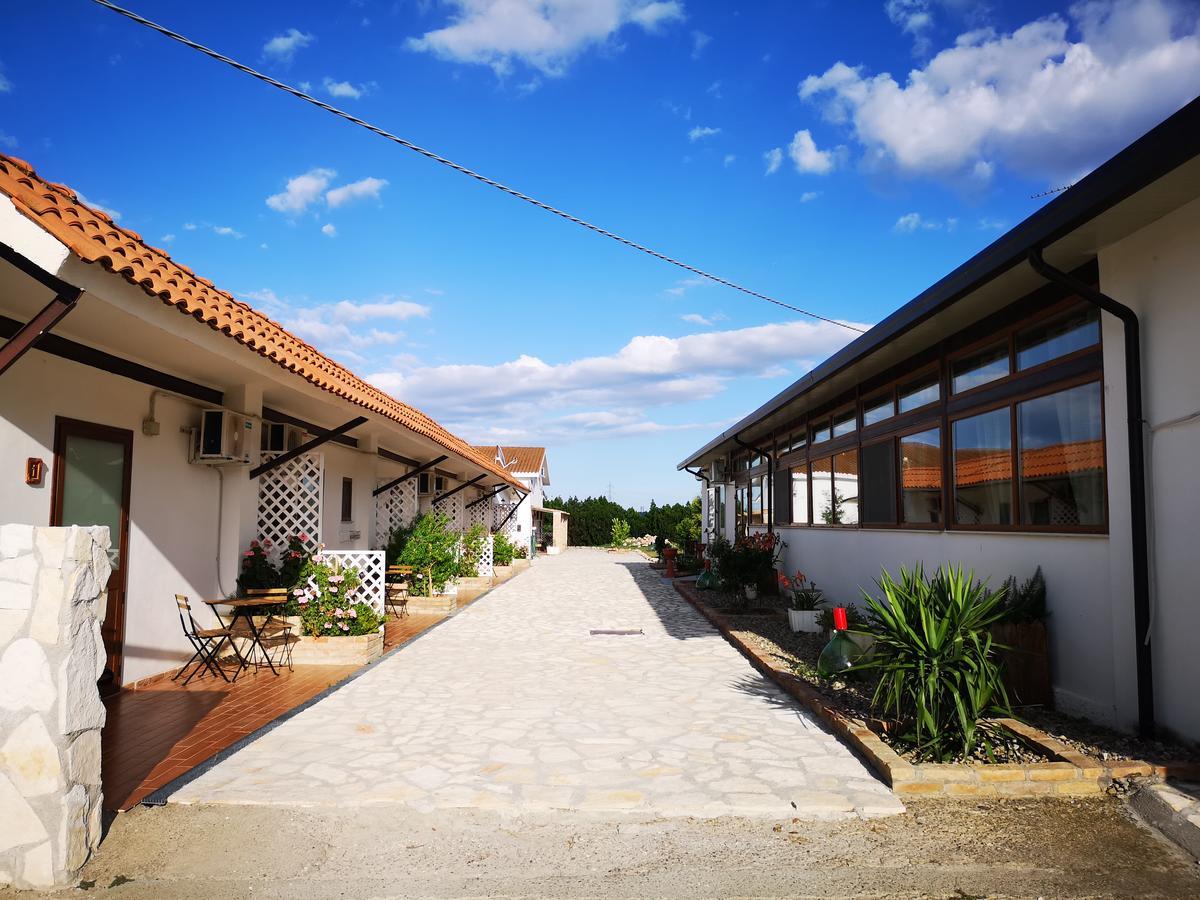 Fontana La Pietra Villa Pisticci Exterior photo